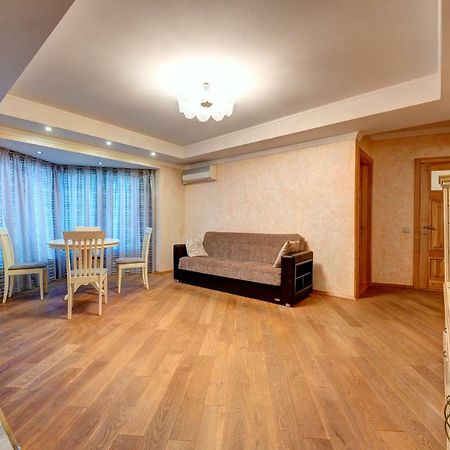 Apartments Near The Shopping Center Gulliver Киев Экстерьер фото