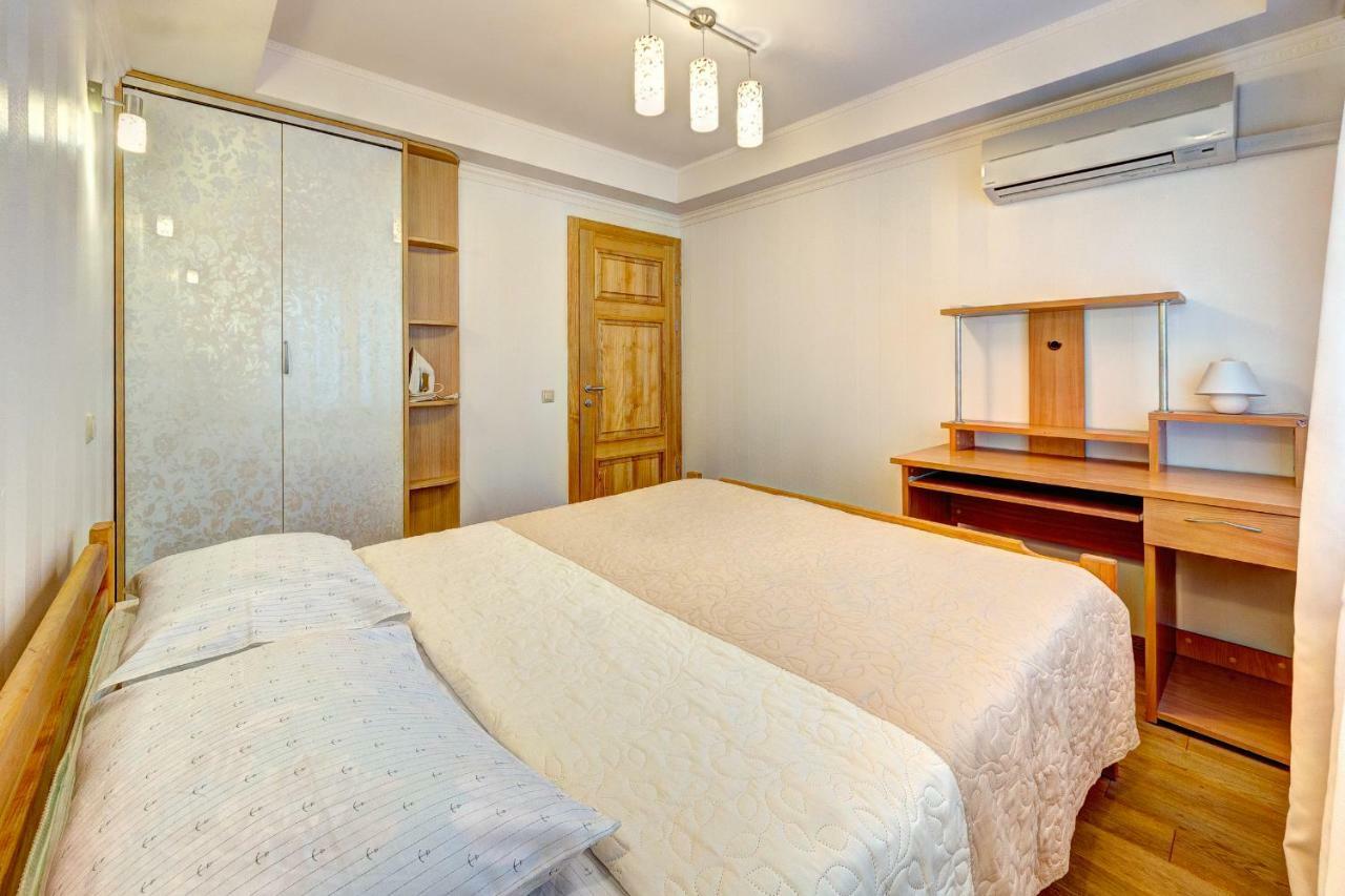 Apartments Near The Shopping Center Gulliver Киев Экстерьер фото